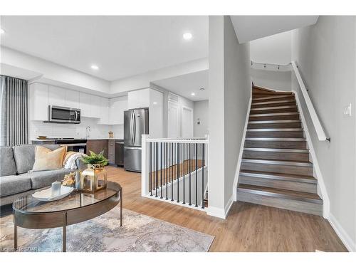 111-708 Woolwich Street, Guelph, ON - Indoor Photo Showing Living Room