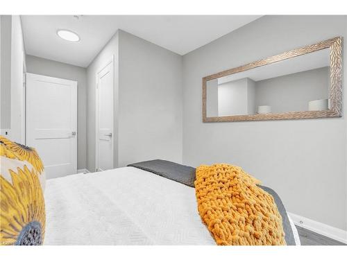 111-708 Woolwich Street, Guelph, ON - Indoor Photo Showing Bedroom