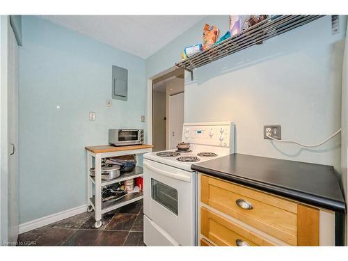 304-91 Conroy Crescent, Guelph, ON - Indoor Photo Showing Kitchen