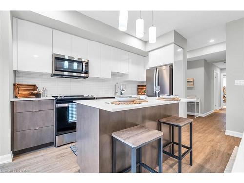 416-708 Woolwich Street, Guelph, ON - Indoor Photo Showing Kitchen With Stainless Steel Kitchen With Upgraded Kitchen