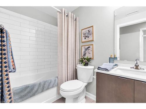 416-708 Woolwich Street, Guelph, ON - Indoor Photo Showing Bathroom