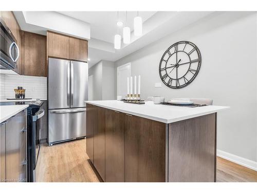 115-708 Woolwich Street, Guelph, ON - Indoor Photo Showing Kitchen With Stainless Steel Kitchen With Upgraded Kitchen