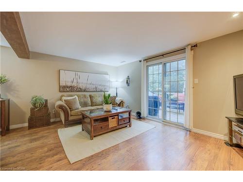 631 Holman Crescent, Fergus, ON - Indoor Photo Showing Living Room