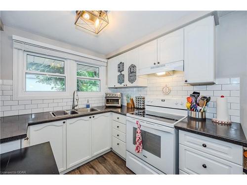 72-180 Marksam Road, Guelph, ON - Indoor Photo Showing Kitchen With Double Sink