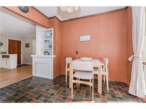 18 Ottawa Crescent, Guelph, ON - Indoor Photo Showing Dining Room