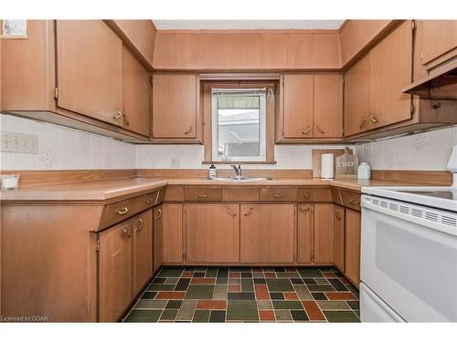 18 Ottawa Crescent, Guelph, ON - Indoor Photo Showing Kitchen