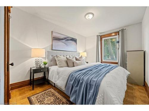 28 Blair Road, Cambridge, ON - Indoor Photo Showing Bedroom