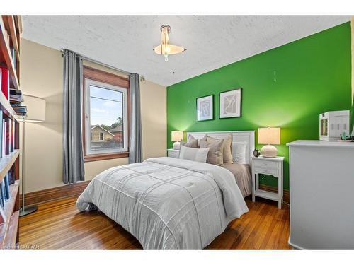 28 Blair Road, Cambridge, ON - Indoor Photo Showing Bedroom