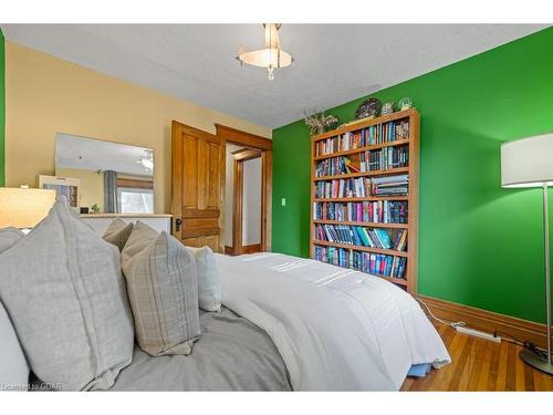 28 Blair Road, Cambridge, ON - Indoor Photo Showing Bedroom