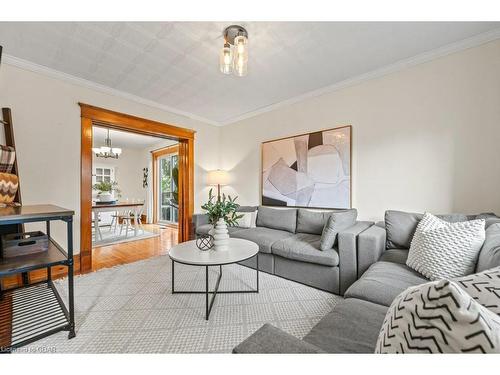 28 Blair Road, Cambridge, ON - Indoor Photo Showing Living Room