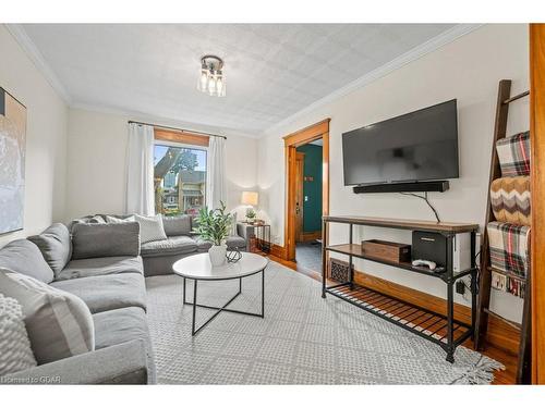 28 Blair Road, Cambridge, ON - Indoor Photo Showing Living Room