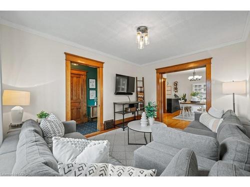 28 Blair Road, Cambridge, ON - Indoor Photo Showing Living Room