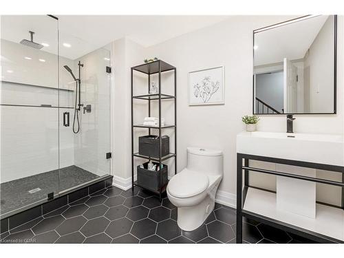 265 Millview Court, Rockwood, ON - Indoor Photo Showing Bathroom