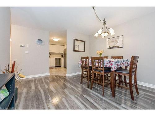 103-245 Queen Street W, Fergus, ON - Indoor Photo Showing Dining Room