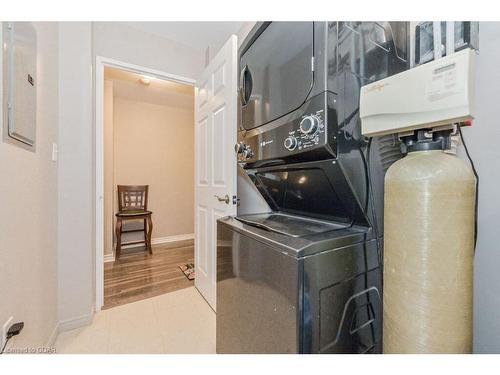 103-245 Queen Street W, Fergus, ON - Indoor Photo Showing Laundry Room