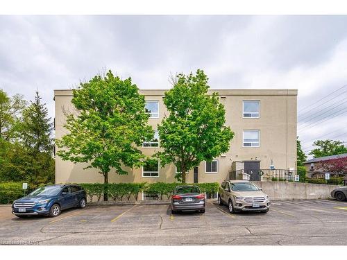 103-245 Queen Street W, Fergus, ON - Outdoor