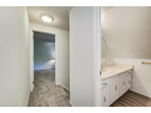 778 Scottsdale Drive, Guelph, ON - Indoor Photo Showing Bathroom