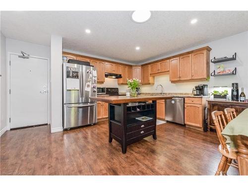 78 Gibbons Drive, Fergus, ON - Indoor Photo Showing Kitchen