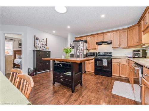 78 Gibbons Drive, Fergus, ON - Indoor Photo Showing Kitchen