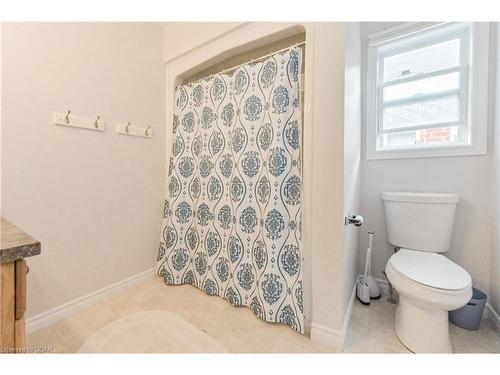 78 Gibbons Drive, Fergus, ON - Indoor Photo Showing Bathroom