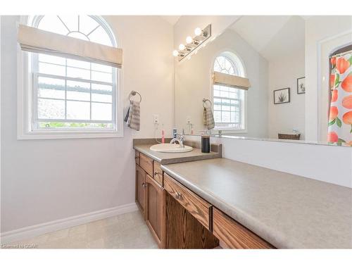 78 Gibbons Drive, Fergus, ON - Indoor Photo Showing Bathroom