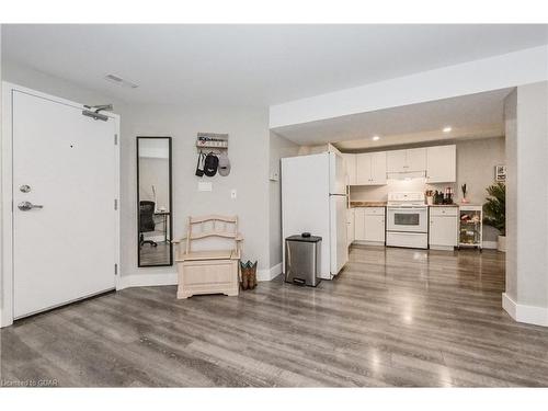 78 Gibbons Drive, Fergus, ON - Indoor Photo Showing Kitchen