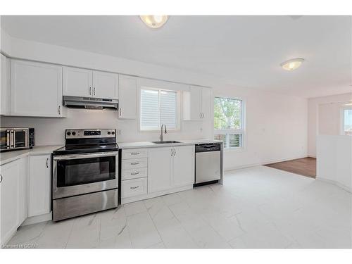 4 Darling Crescent, Guelph, ON - Indoor Photo Showing Kitchen