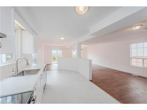 4 Darling Crescent, Guelph, ON - Indoor Photo Showing Kitchen