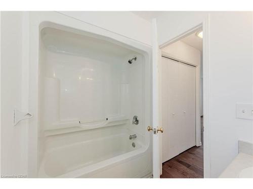 4 Darling Crescent, Guelph, ON - Indoor Photo Showing Bathroom