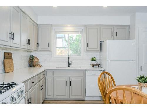 64 Ferndale Avenue, Guelph, ON - Indoor Photo Showing Kitchen With Upgraded Kitchen