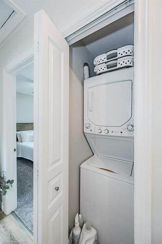 64 Ferndale Avenue, Guelph, ON - Indoor Photo Showing Laundry Room