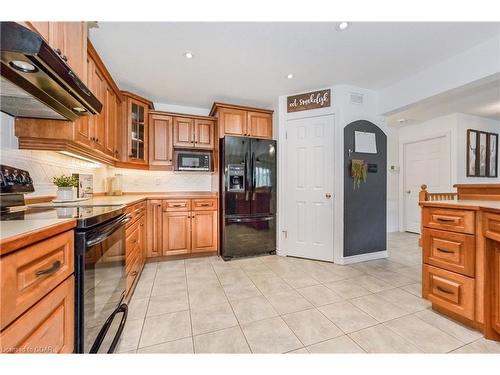 115 Andrews Dr W, Drayton, ON - Indoor Photo Showing Kitchen