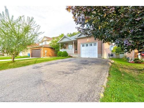 8 Hayward Crescent, Guelph, ON - Outdoor With Facade