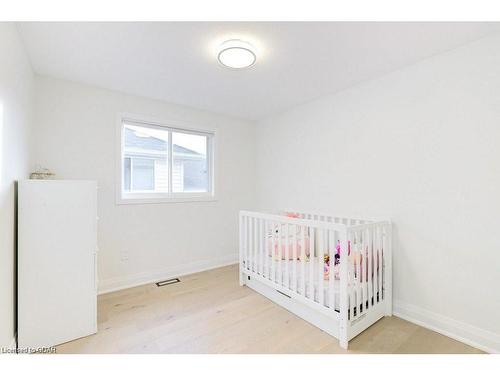 8 Hayward Crescent, Guelph, ON - Indoor Photo Showing Bedroom