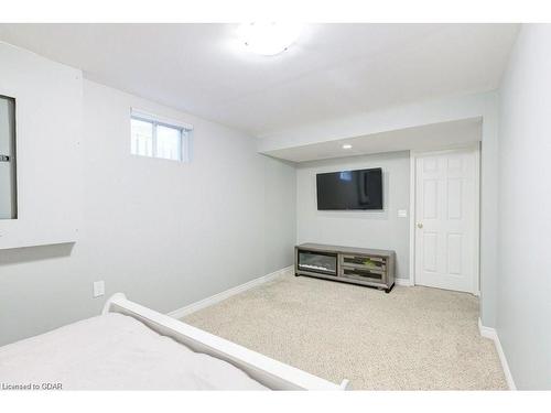 8 Hayward Crescent, Guelph, ON - Indoor Photo Showing Bedroom