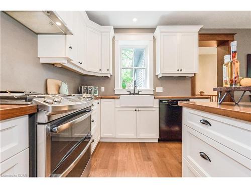 21 Pearl Street, Guelph, ON - Indoor Photo Showing Kitchen