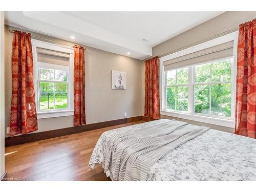 21 Pearl Street, Guelph, ON - Indoor Photo Showing Bedroom