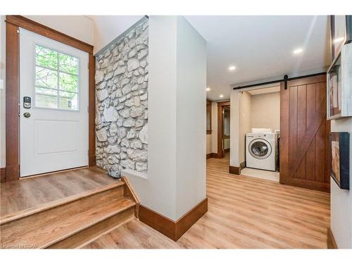 21 Pearl Street, Guelph, ON - Indoor Photo Showing Laundry Room