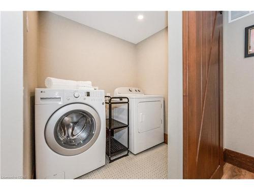 21 Pearl Street, Guelph, ON - Indoor Photo Showing Laundry Room