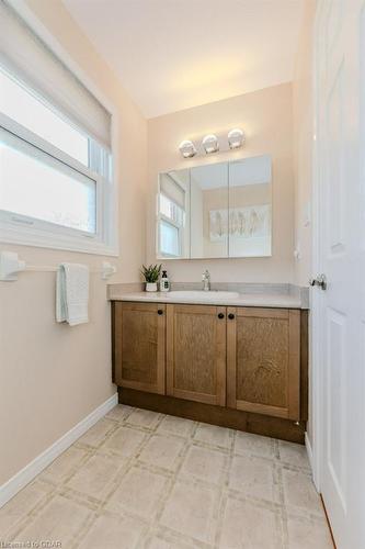 13-461 Columbia Street W, Waterloo, ON - Indoor Photo Showing Bathroom