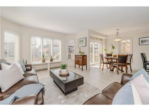 61 Aberdeen Street, Fergus, ON - Indoor Photo Showing Living Room