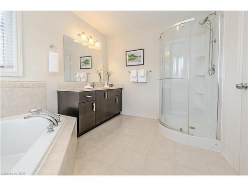 61 Aberdeen Street, Fergus, ON - Indoor Photo Showing Bathroom