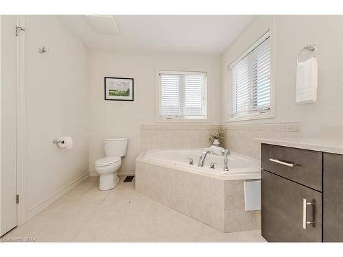 61 Aberdeen Street, Fergus, ON - Indoor Photo Showing Bathroom