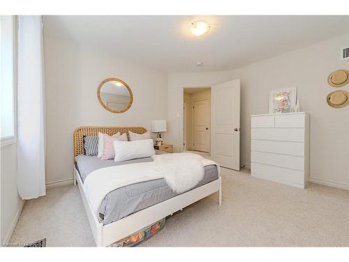 61 Aberdeen Street, Fergus, ON - Indoor Photo Showing Bedroom