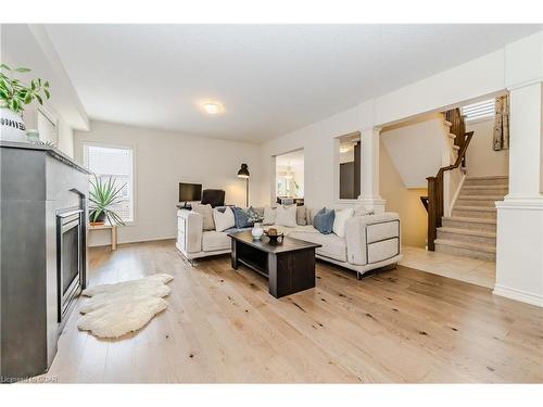 61 Aberdeen Street, Fergus, ON - Indoor Photo Showing Living Room