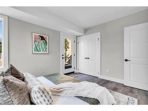 9-17 Peter Street, Kitchener, ON - Indoor Photo Showing Bedroom