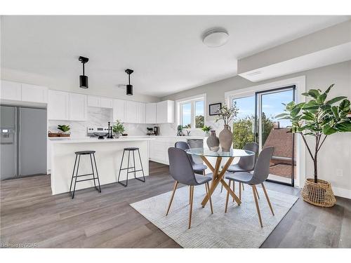 9-17 Peter Street, Kitchener, ON - Indoor Photo Showing Dining Room