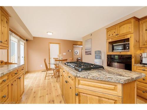 5683 First Line, Erin, ON - Indoor Photo Showing Kitchen With Upgraded Kitchen