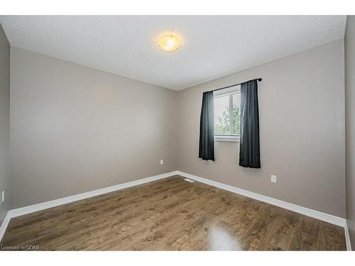 19-105 Bard Boulevard, Guelph, ON - Indoor Photo Showing Other Room