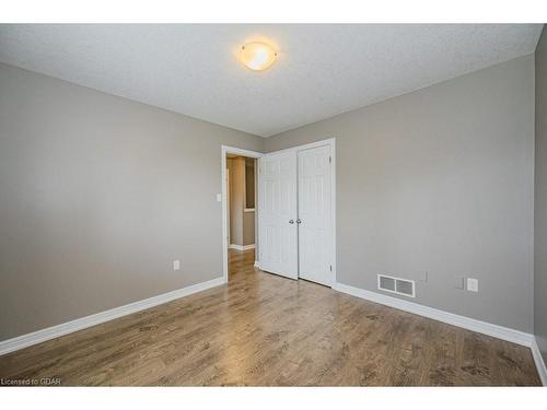 19-105 Bard Boulevard, Guelph, ON - Indoor Photo Showing Other Room